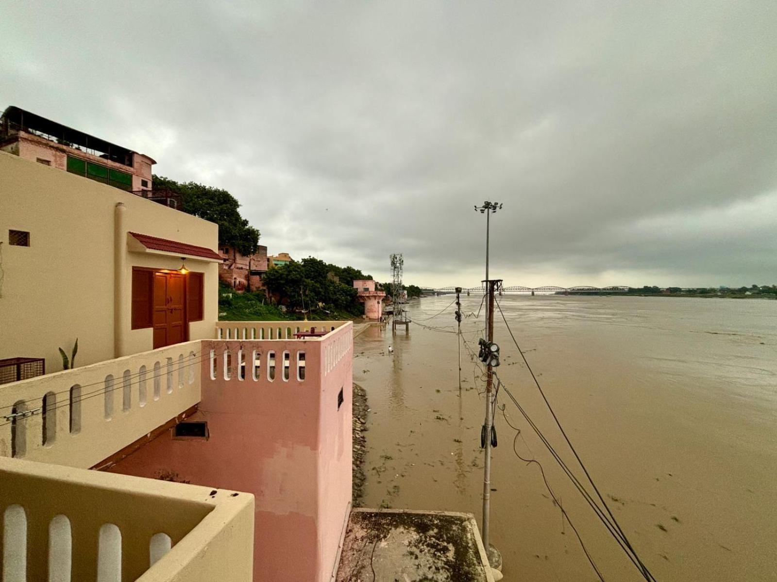 Vintage River Homestay Varanasi Exterior photo