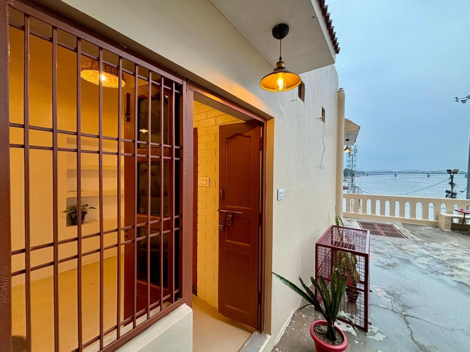 Vintage River Homestay Varanasi Exterior photo